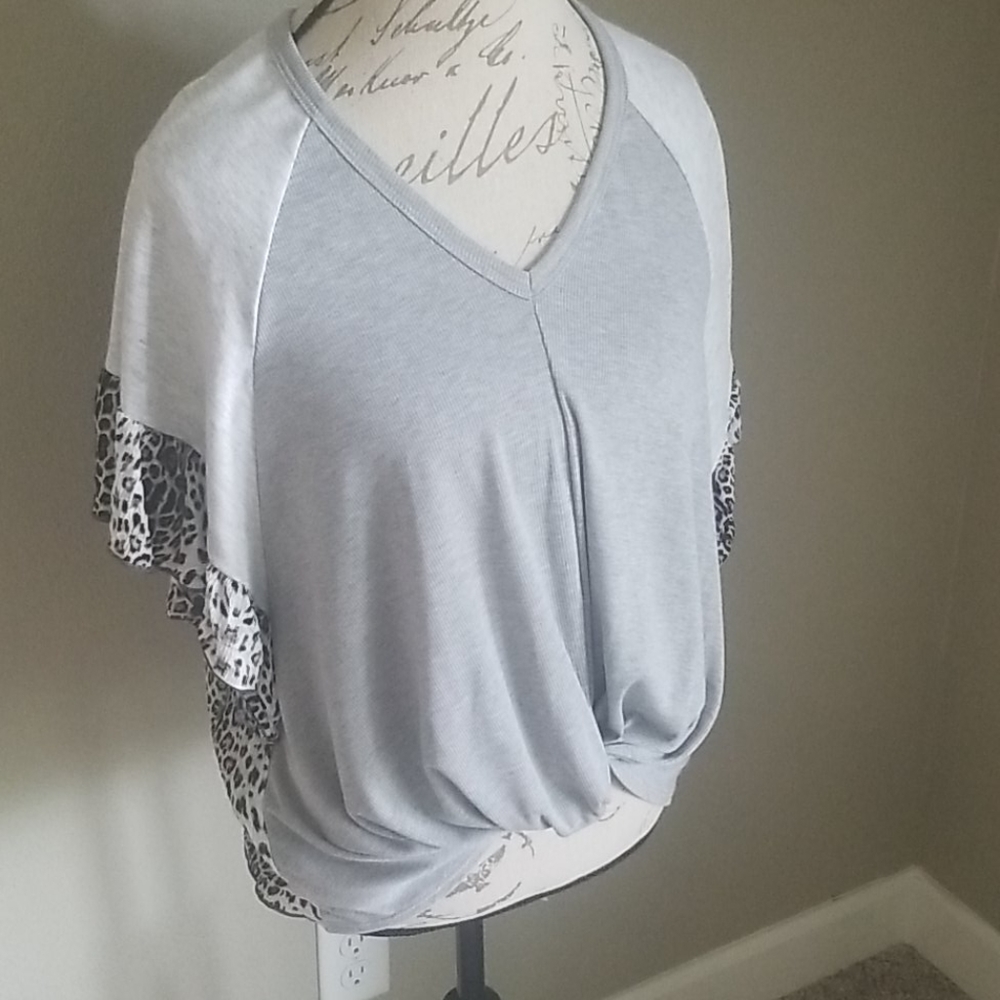 Hummingbird Leopard Twist Front Top Medium
